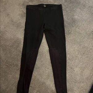 HUE Black legging with suede like insert for riding pant look.